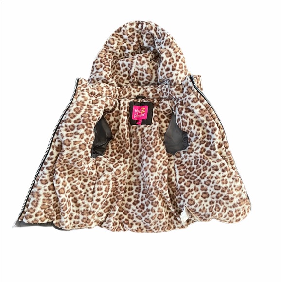 Quilted Black Jacket with Leopard Lining - Picture 3 of 4